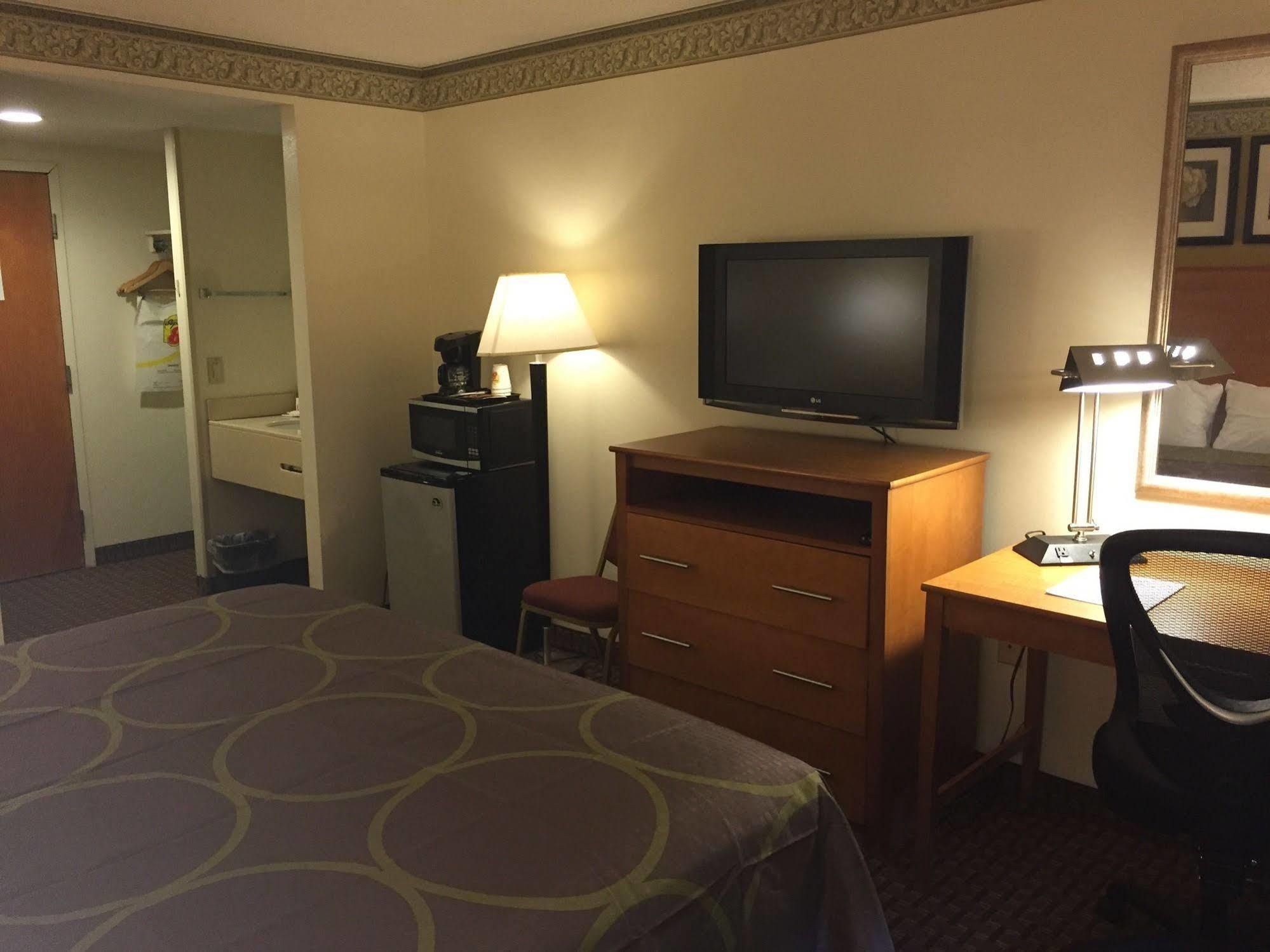Super 8 By Wyndham Allentown Zewnętrze zdjęcie