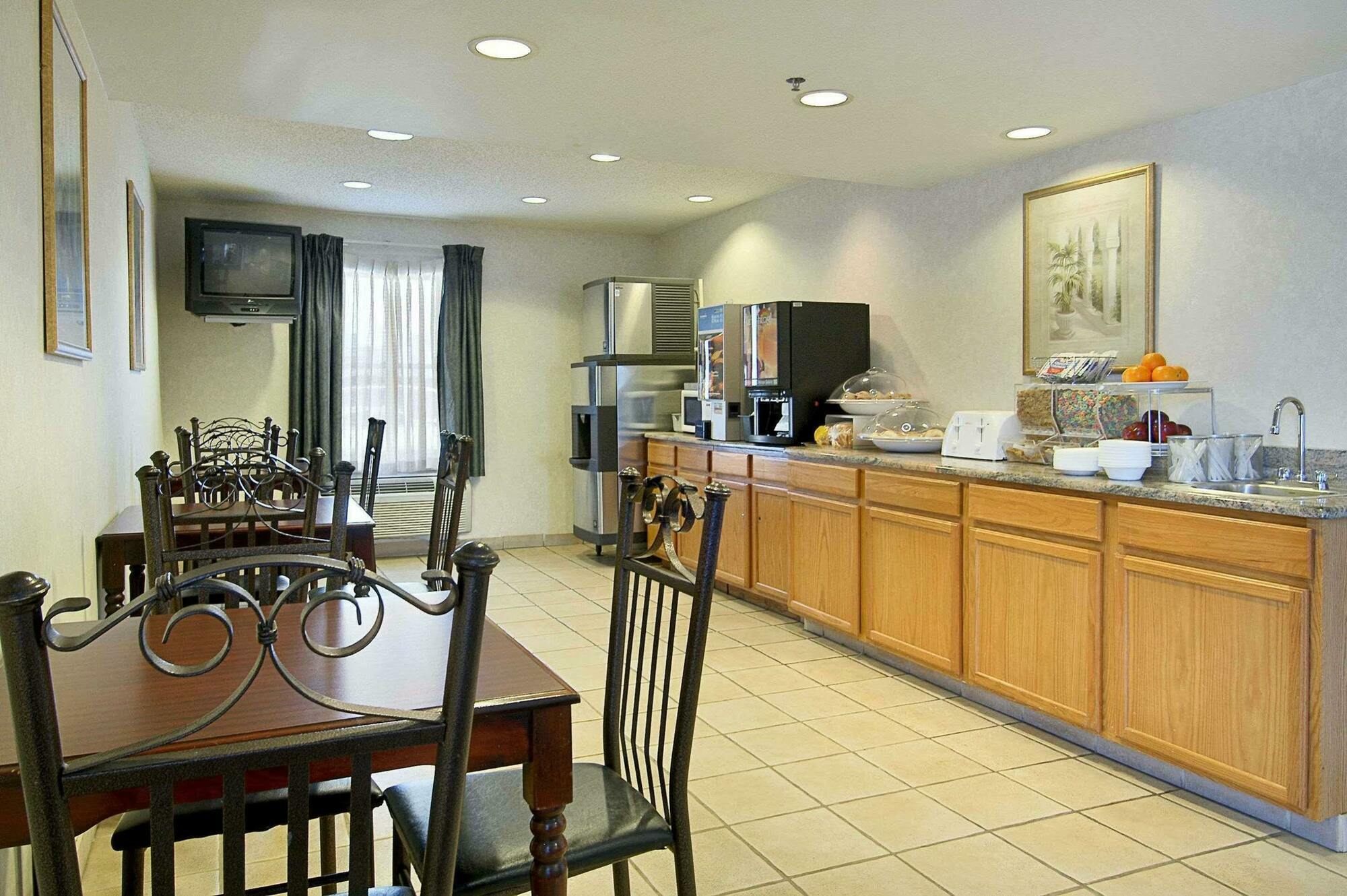 Super 8 By Wyndham Allentown Zewnętrze zdjęcie
